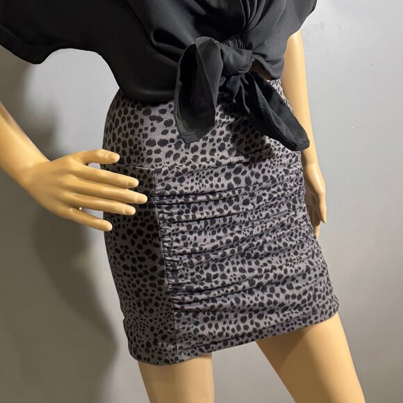 Grey Leopard Print Stretchy Pull-on Mini Skirt – Size Small - Picture 2 of 4